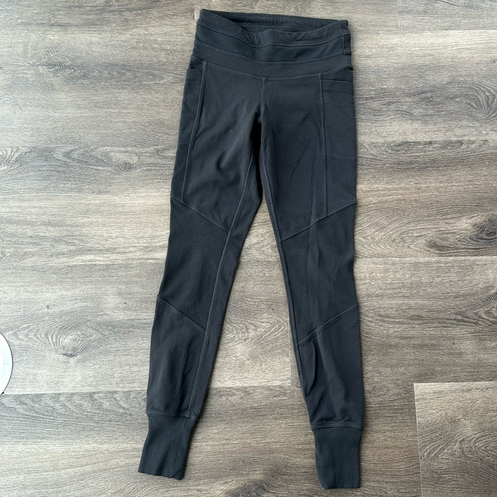 BLACK ATHLETA LEGGINGS SIZE XS EXCELLENT CONDITION NO DAMAGE OR PILLING